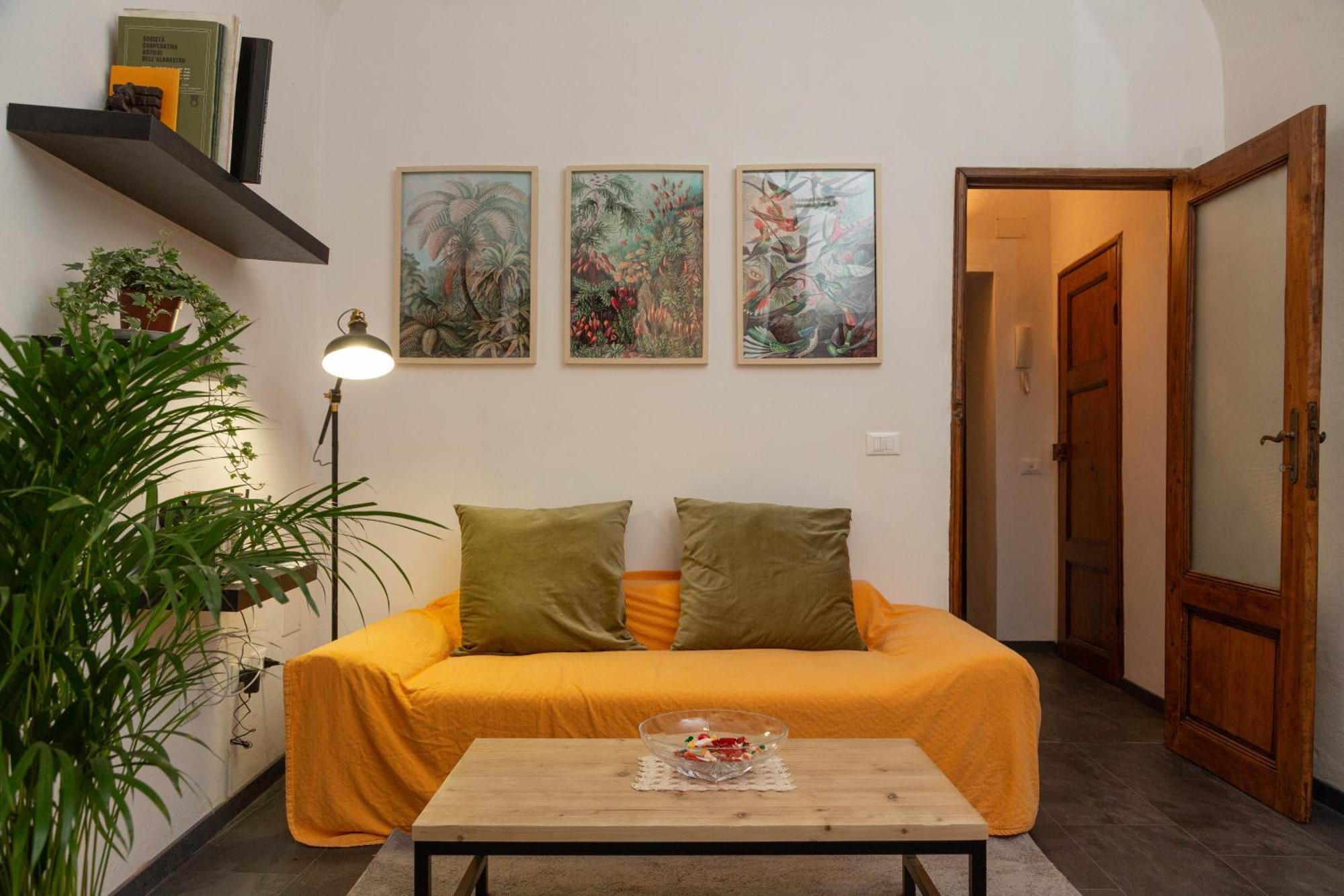 Il Cantuccio- Appartamento In Centro Con Giardino Volterra Exterior photo